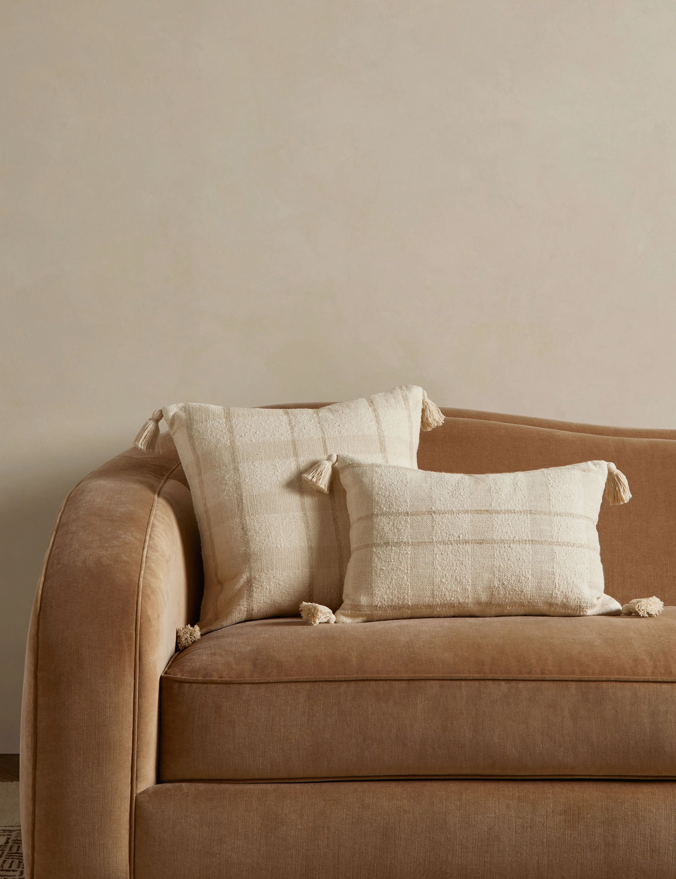 Alira Pillow