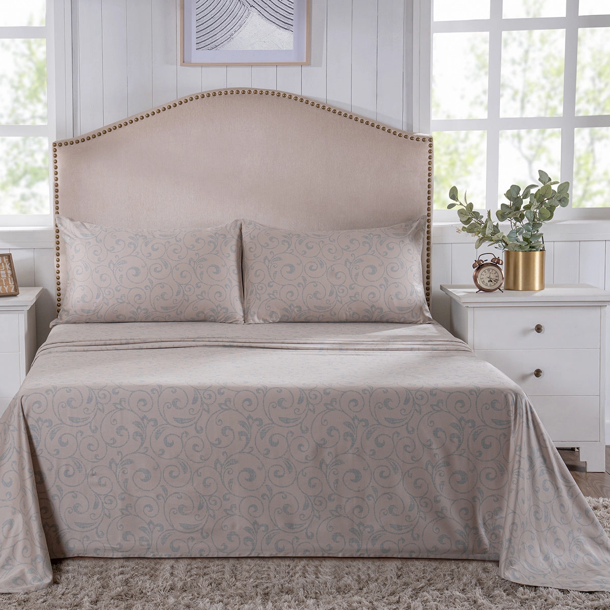 Classical Ornate Seamless Scroll Bed Sheet with Pillow Case Blue