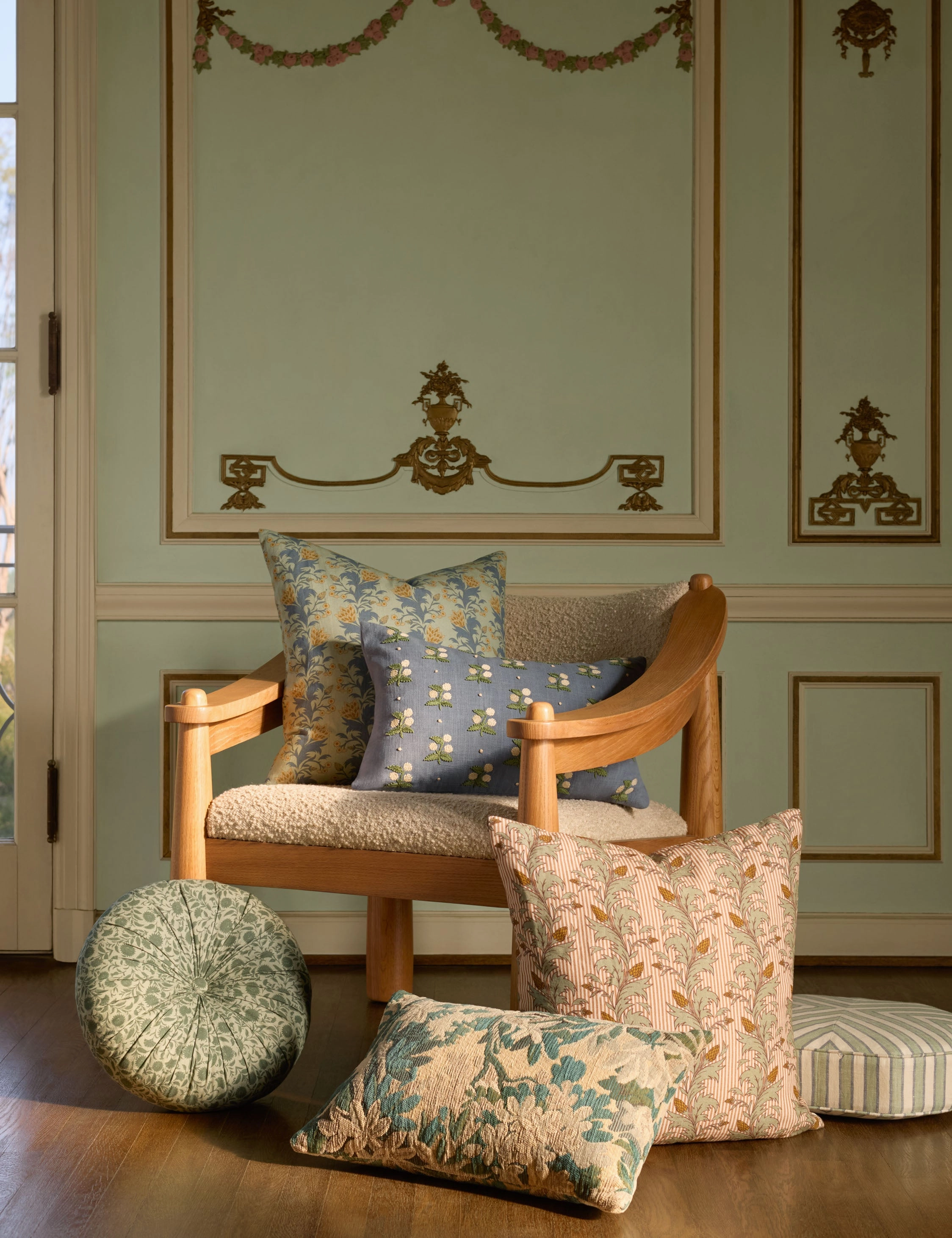 Fransen Linen Cotton Tufted Round Pillow