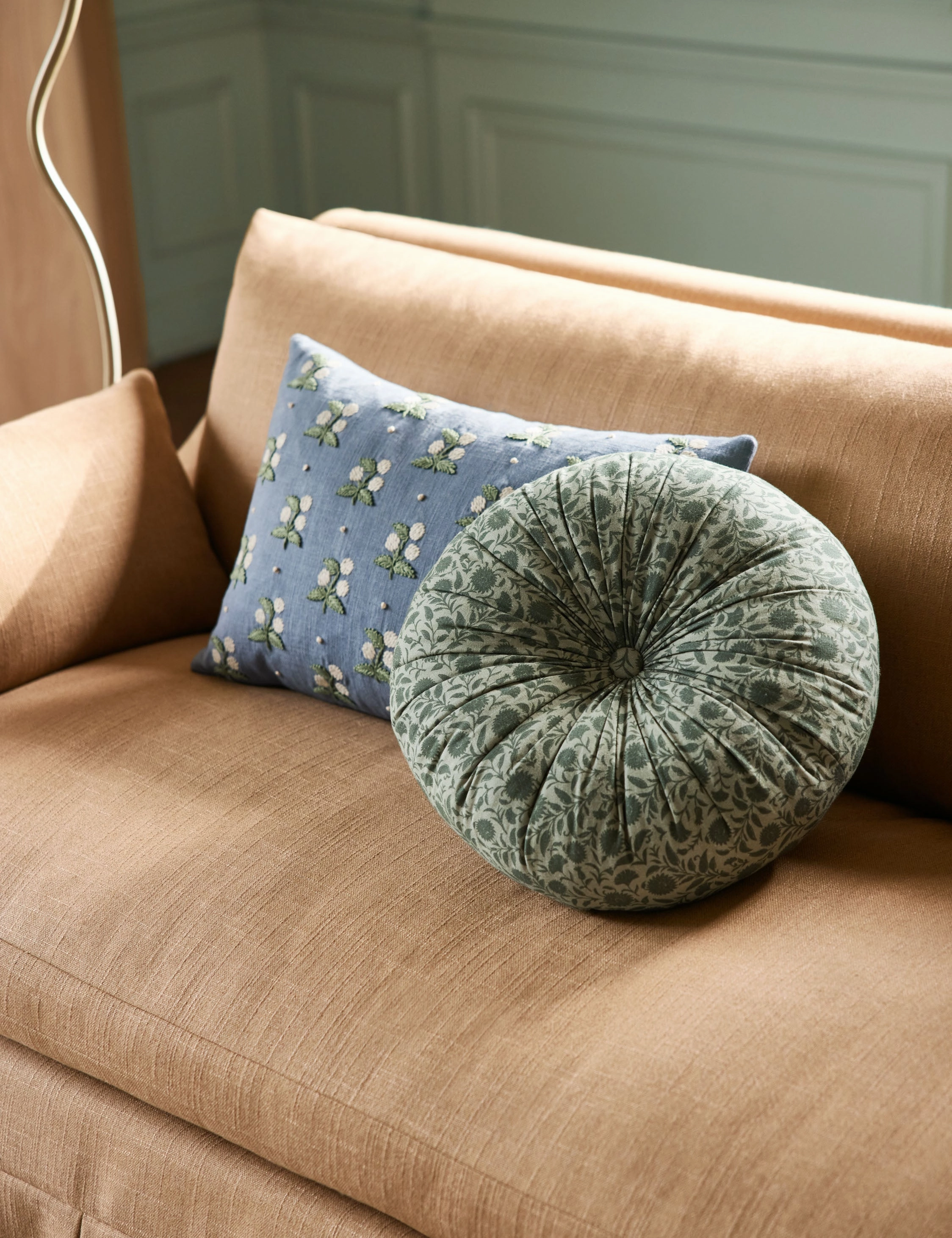 Fransen Linen Cotton Tufted Round Pillow