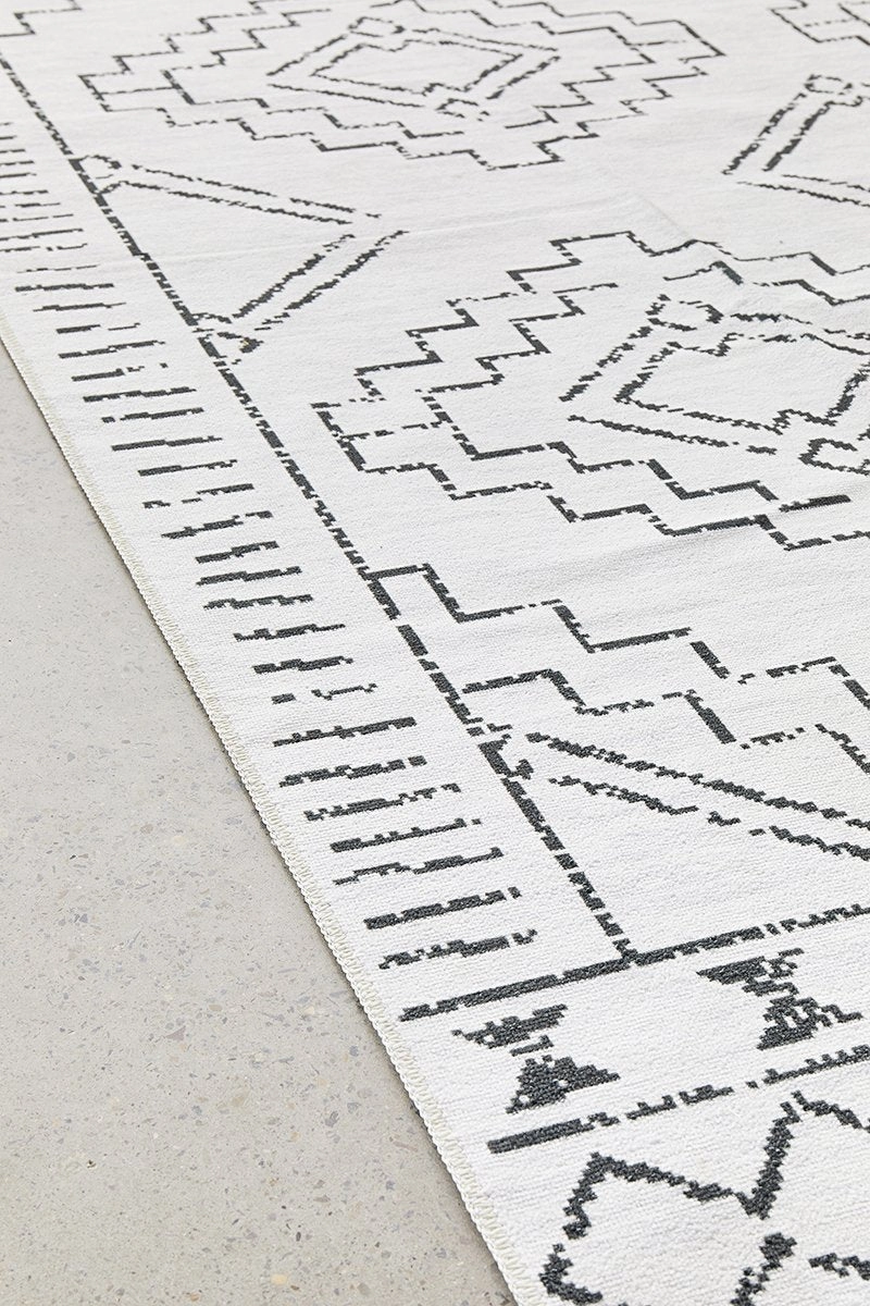 Kindred Leeroy Rug (White) by Rug Culture