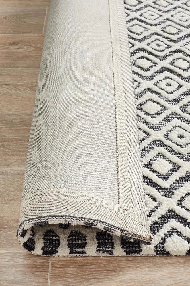 Levi 365 Rug (Ivory Black) by Rug Culture