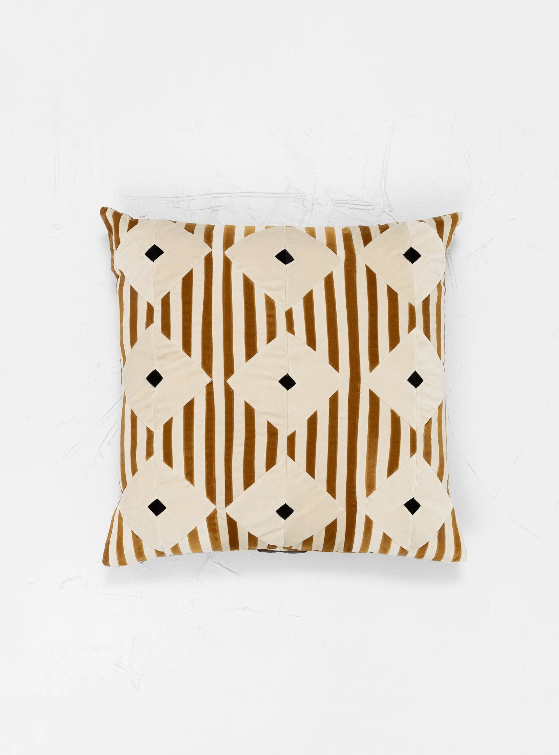 Nina Cushion Caramel