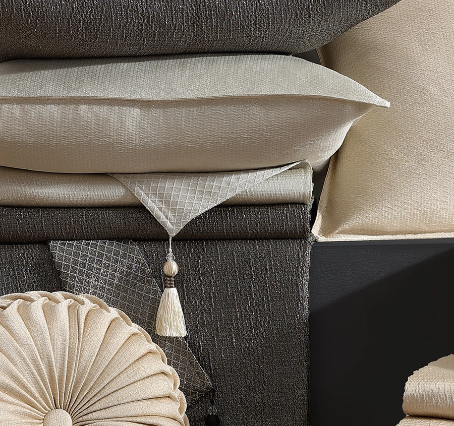Octavia 36cm Filled Round Cushion Gold