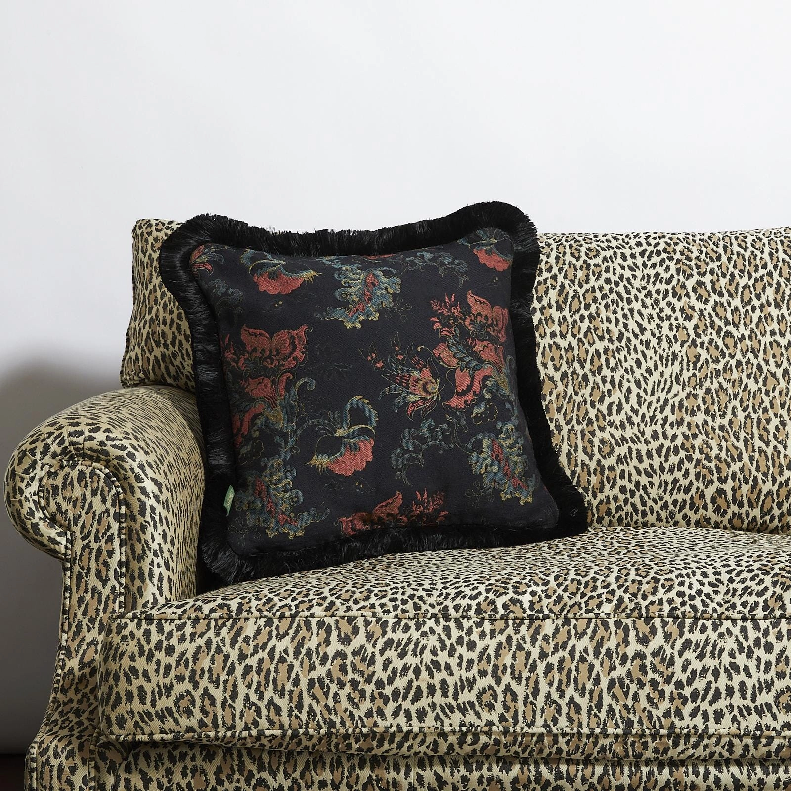 PERSEPHONE Medium Fringed Jacquard Cushion - Noir