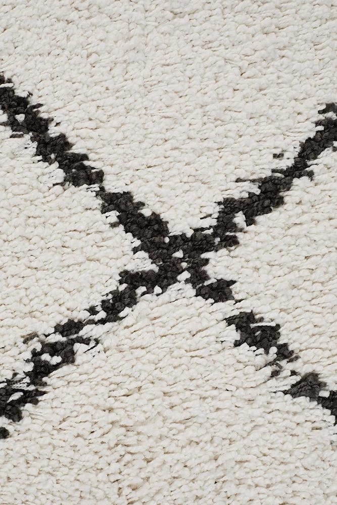 Saffron 22 Rug (White) by Rug Culture