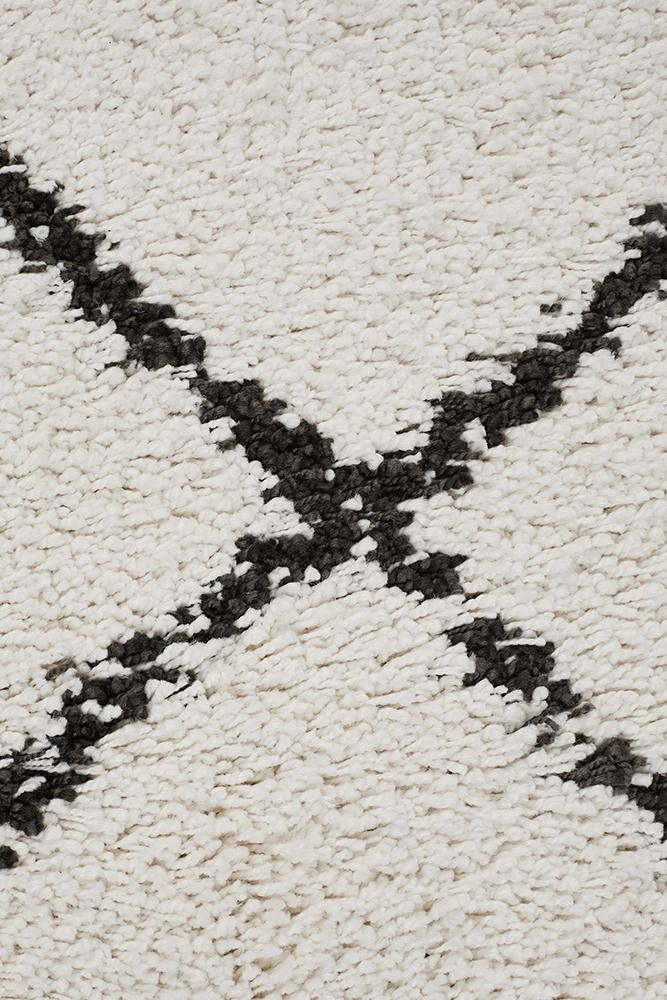 Saffron 22 Rug (White) by Rug Culture