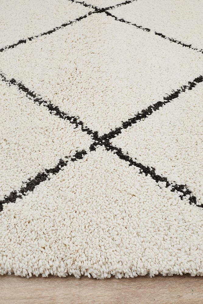 Saffron 22 Rug (White) by Rug Culture
