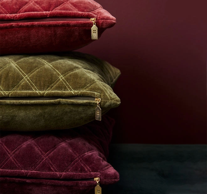 Vercors 43x43cm Filled Cushion Olive