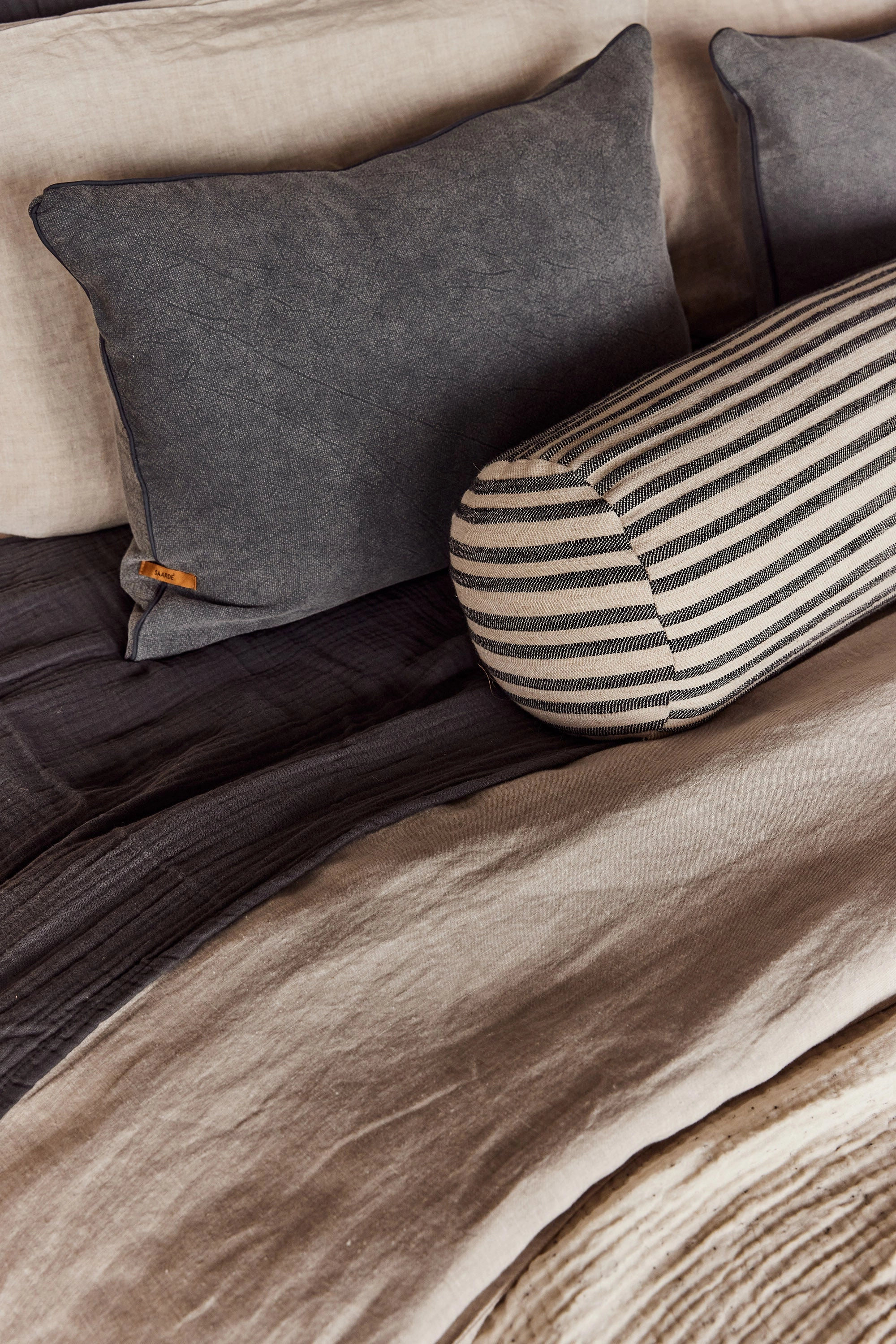 Vintage Wash Cushion | Charcoal w Piping