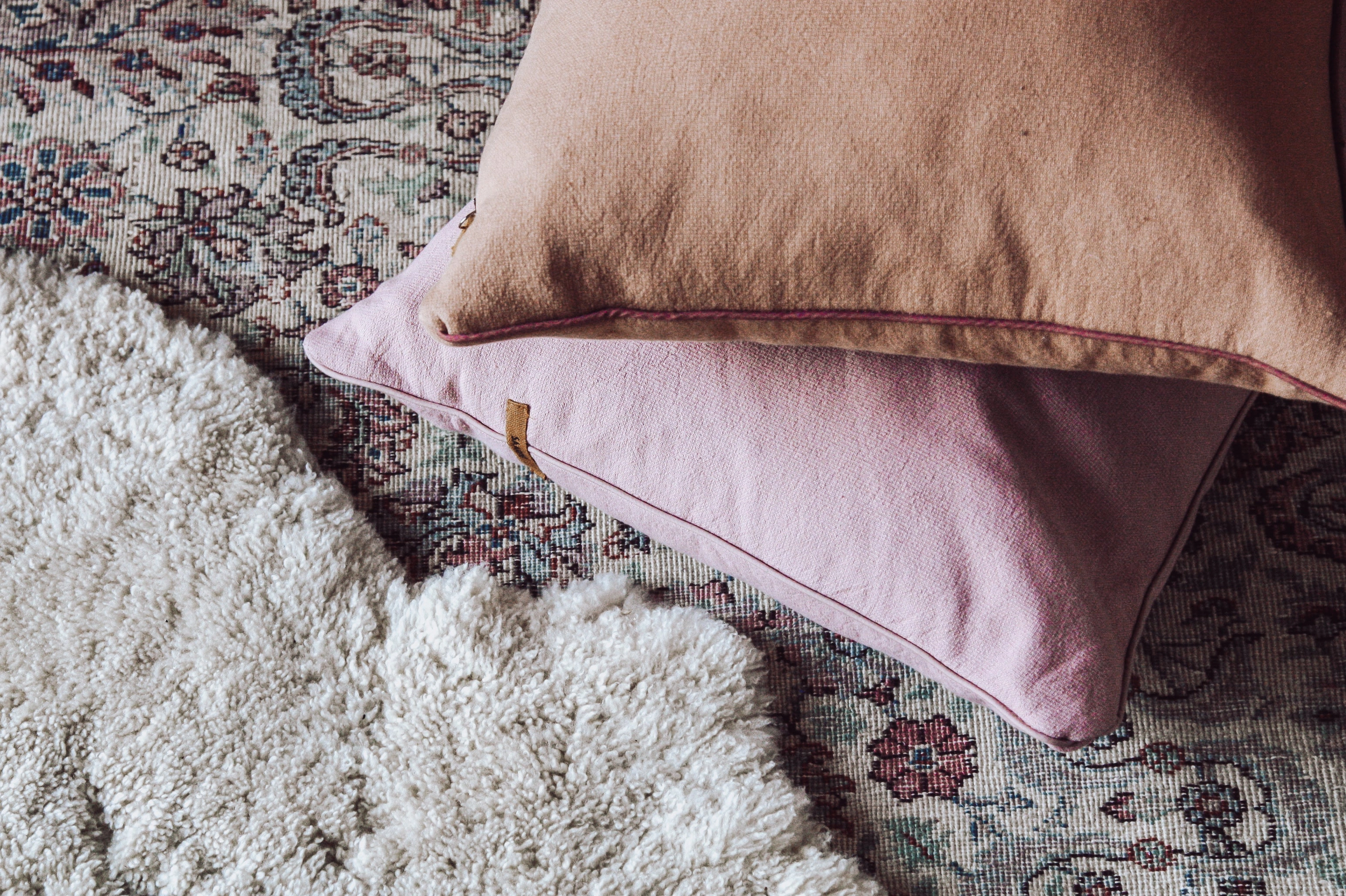 Vintage Wash Cushion | Guava w Piping
