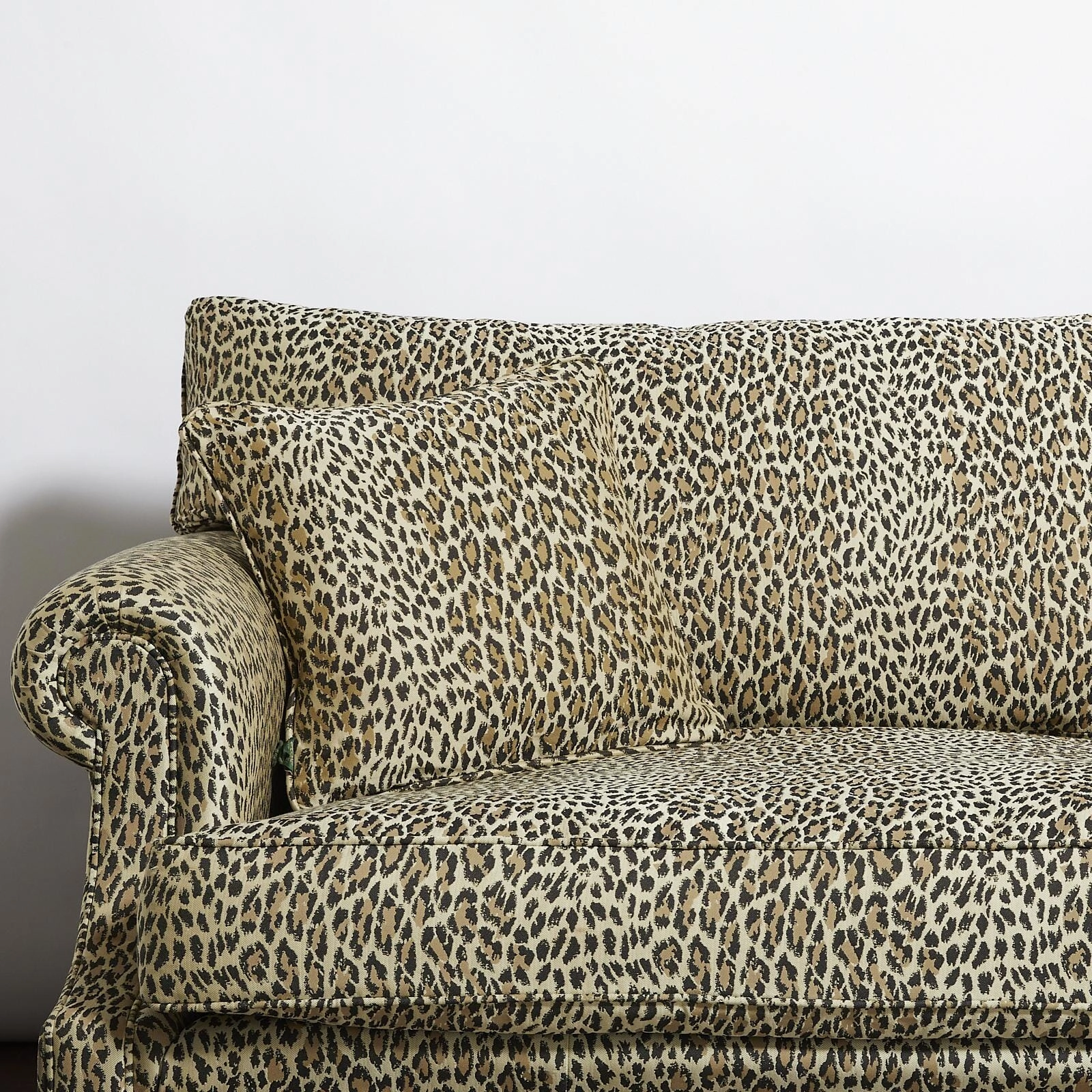 WILD CARD Medium Jacquard Cushion - Butterscotch